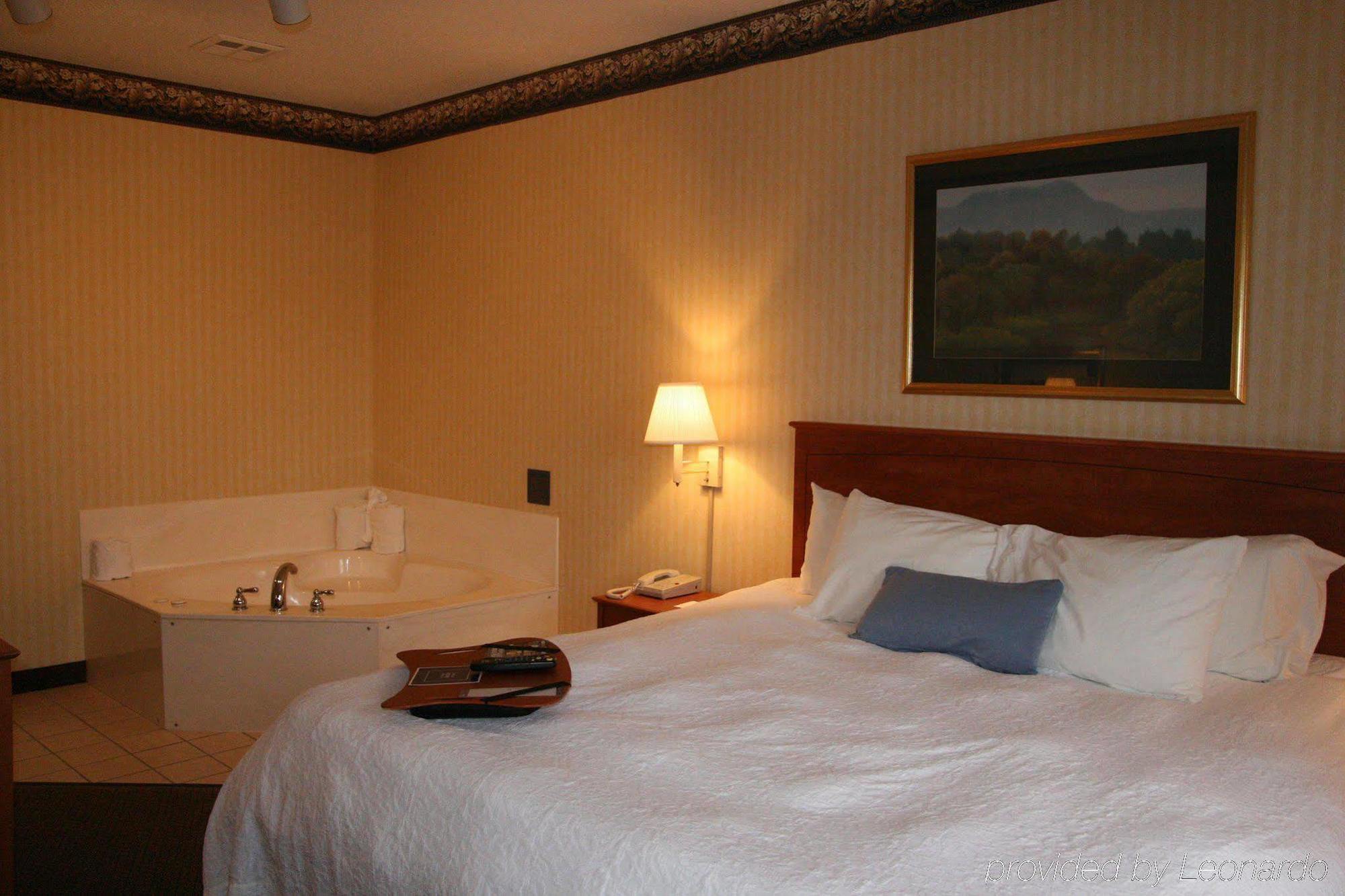 Hampton Inn Laporte La Porte Værelse billede