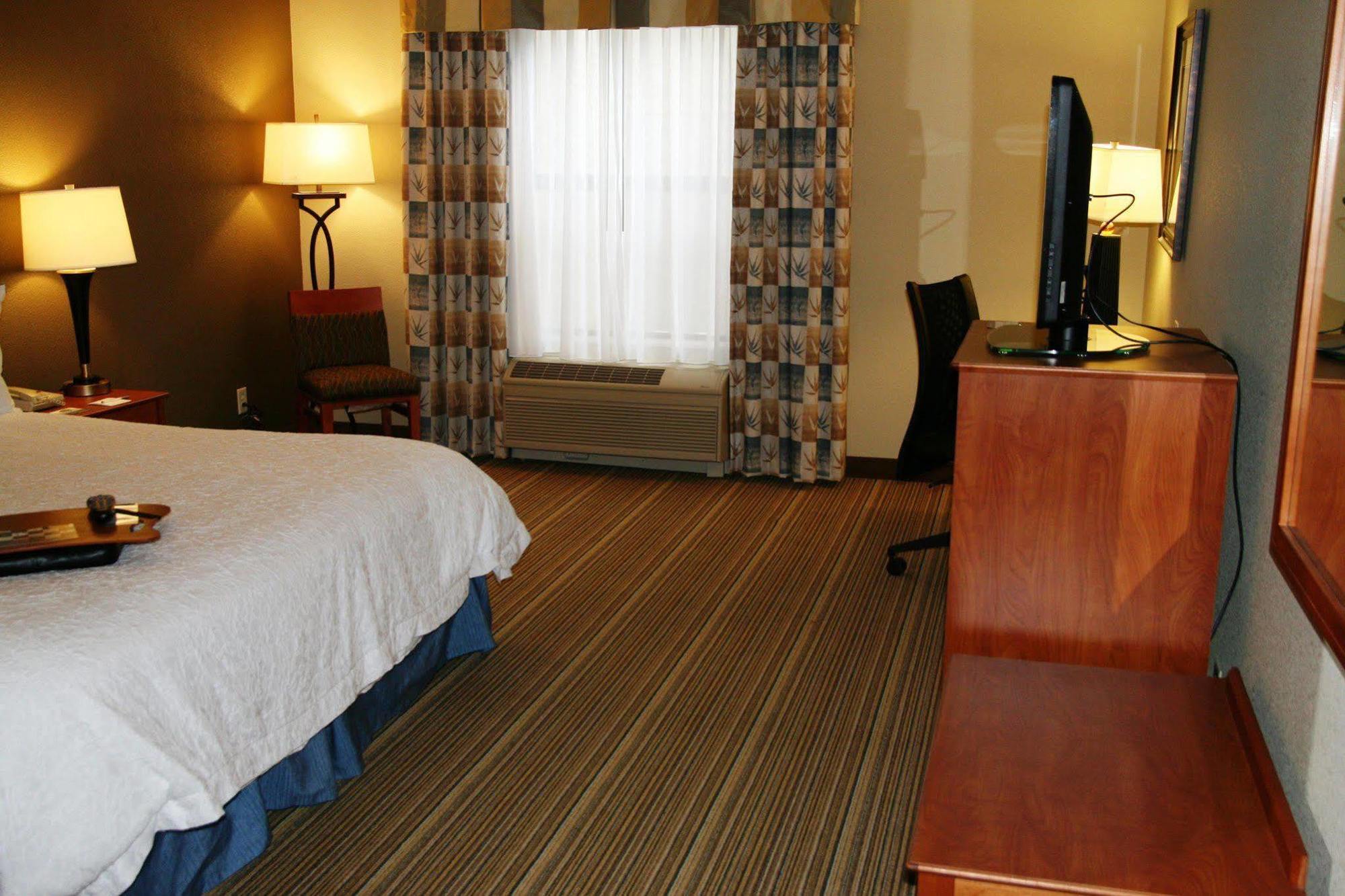 Hampton Inn Laporte La Porte Eksteriør billede